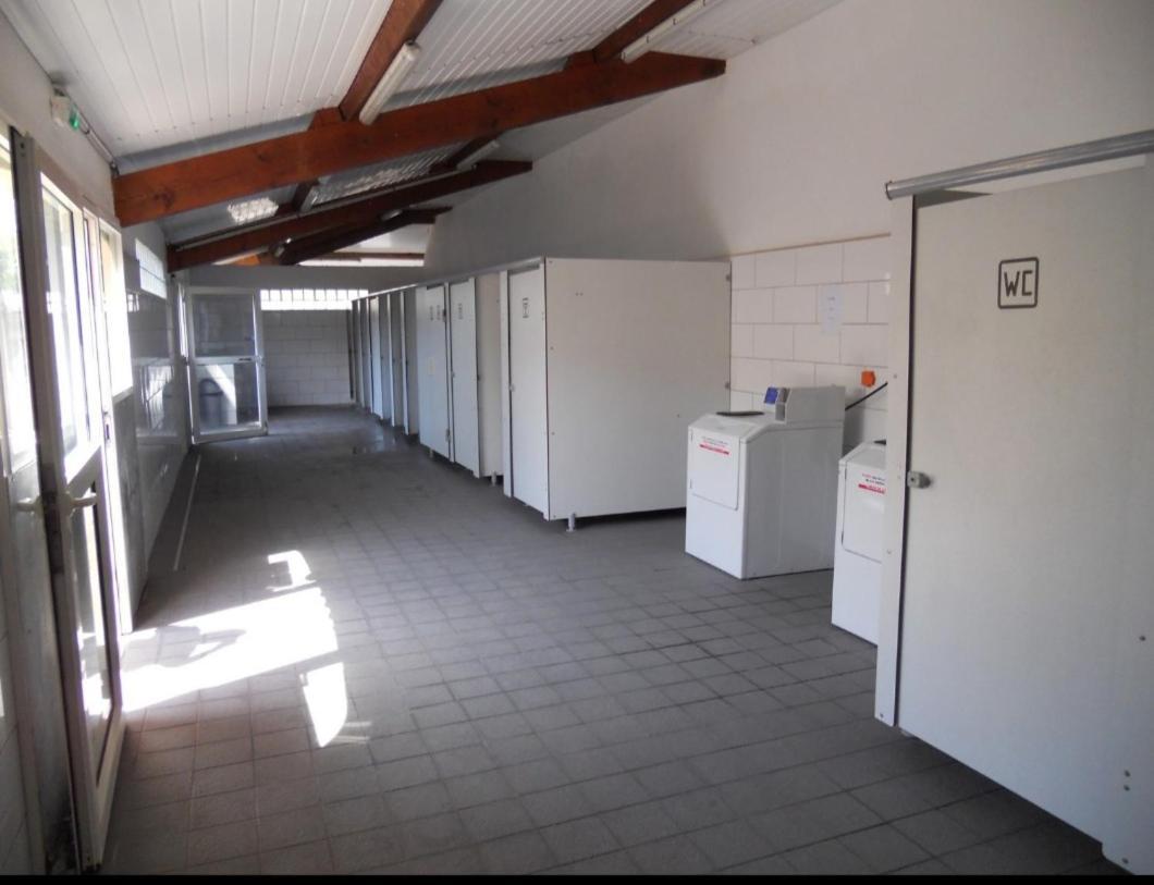 Vacances Familiales Dans Camping Avec Piscine Fréjus Buitenkant foto