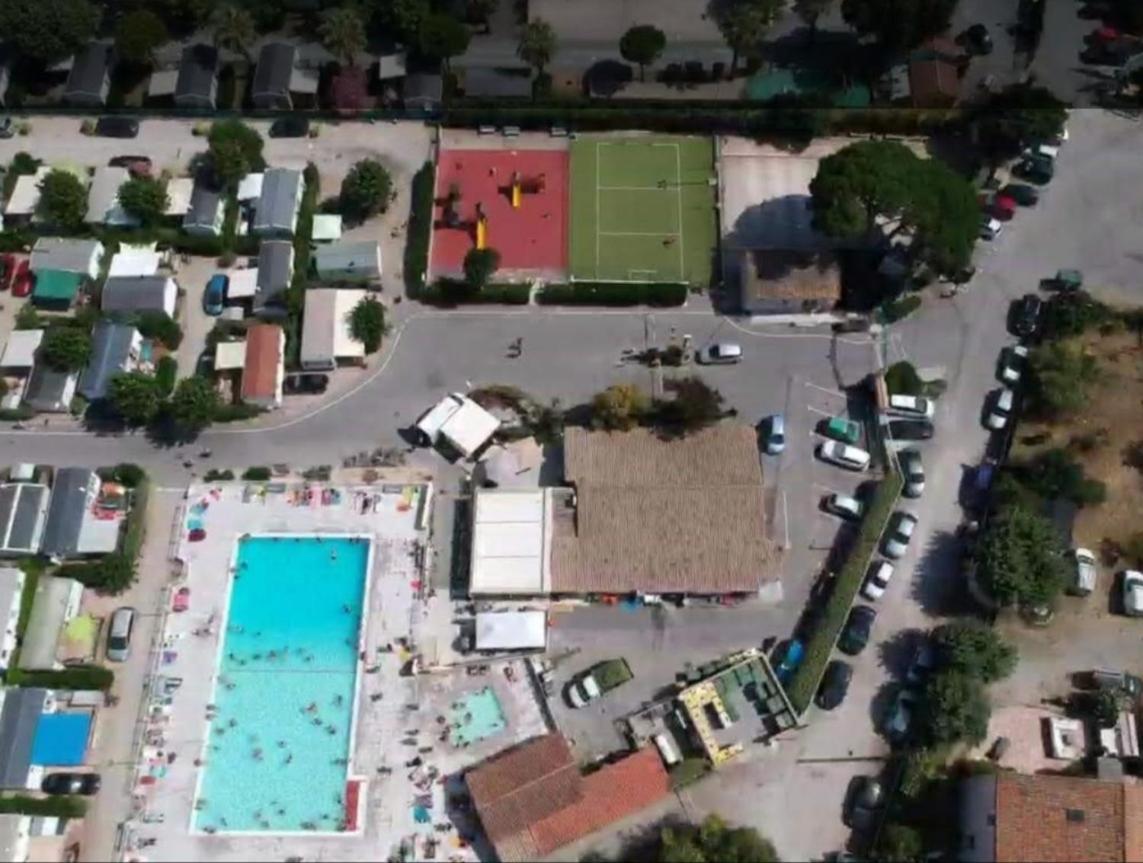 Vacances Familiales Dans Camping Avec Piscine Fréjus Buitenkant foto