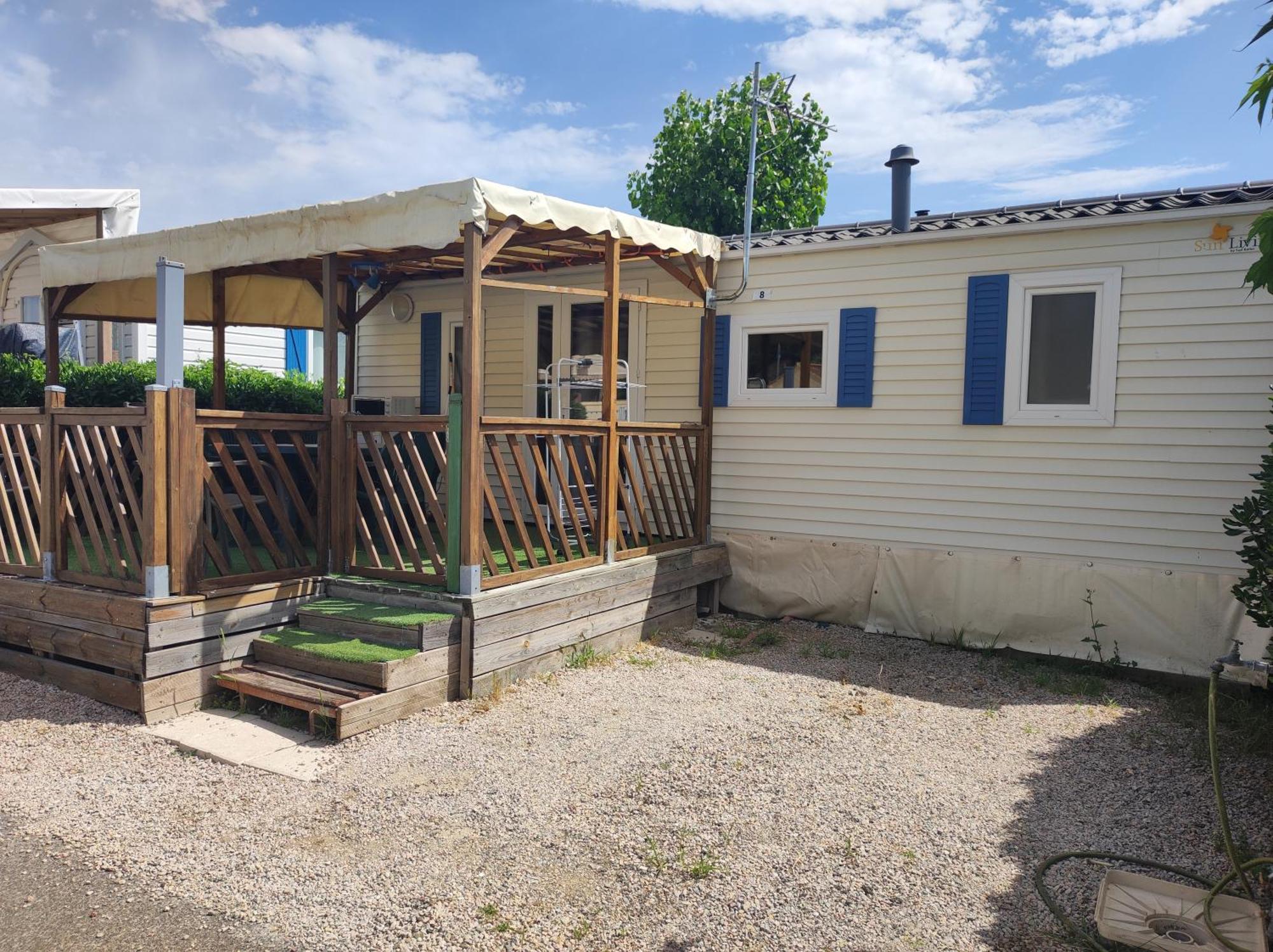 Vacances Familiales Dans Camping Avec Piscine Fréjus Kamer foto