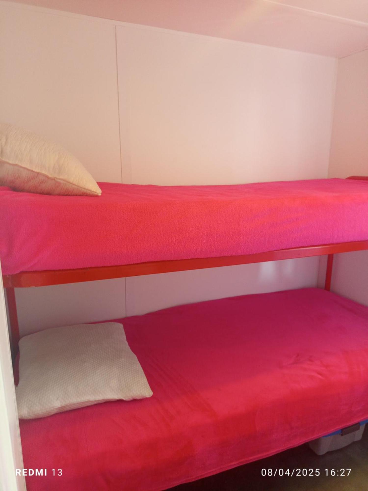 Vacances Familiales Dans Camping Avec Piscine Fréjus Kamer foto